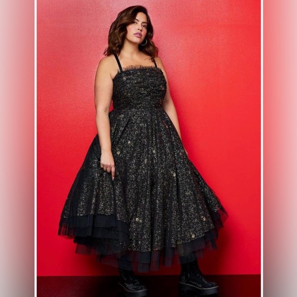 torrid Dresses & Skirts - Torrid Black and Gold Glitter Betsy Johnson Dress